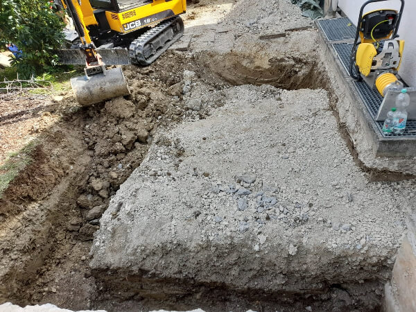 Fundament nach Vorgabe ausgraben